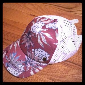 Roxy floral/mesh hat